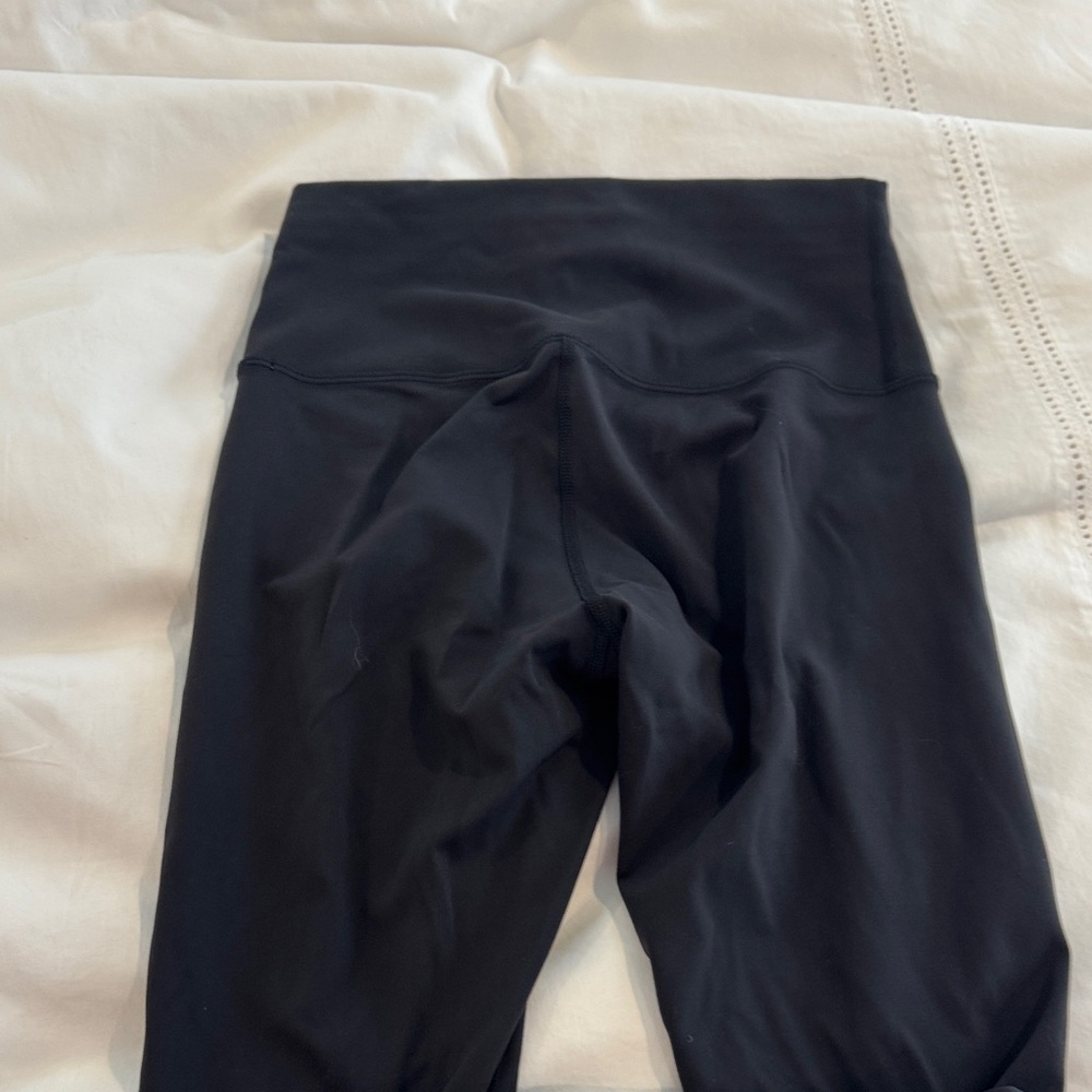 lululemon athletica Black Wunder Train Leggings - size 6, 28in length - Picture 2 of 6